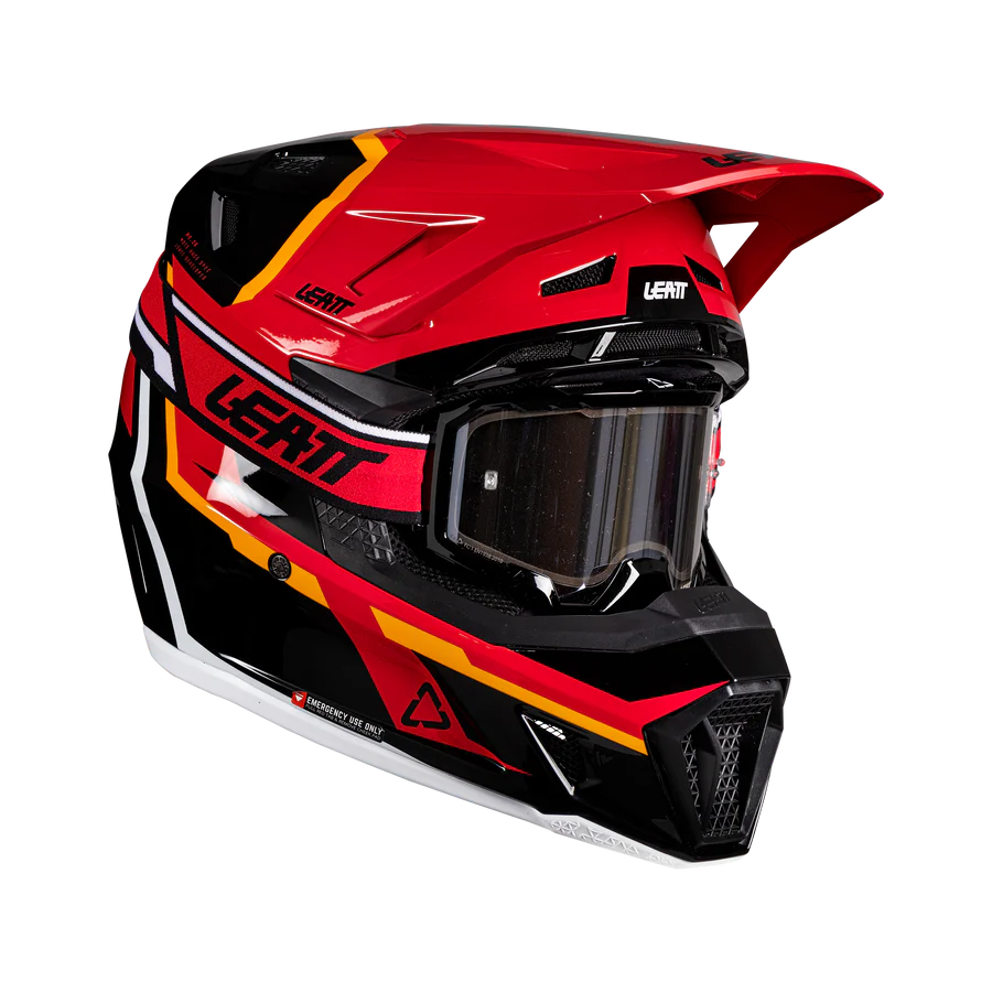 Leatt_HelmetKitMoto_7.5_Red_IsoRightGoggles_1026000450_ee0a076b-e451-4dfa-81e6-52b062ab05ca LEATT 7.5 V26 (ÓCULOS 4.5 INCLUÍDOS) - VERMELHO - Image 1