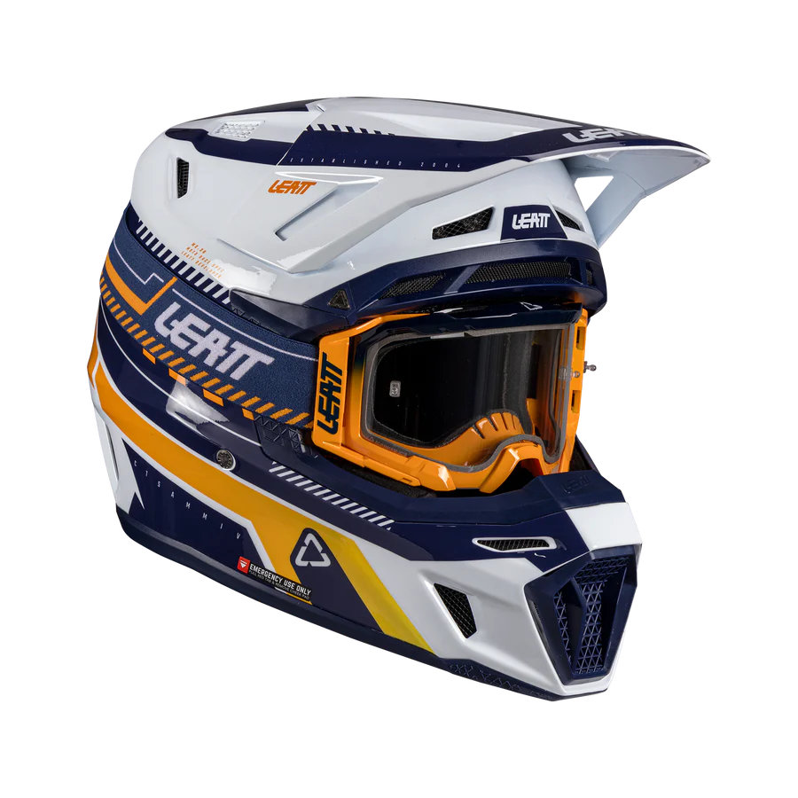 Leatt_HelmetKitMoto_8.5_Orange_IsoRightGoggles_1026000200_39a1d91f-56ea-4603-8e08-5d6d98de13ee LEATT 8.5 V26 (ÓCULOS 5.5 INCLUÍDOS) - LARANJA - Image 1